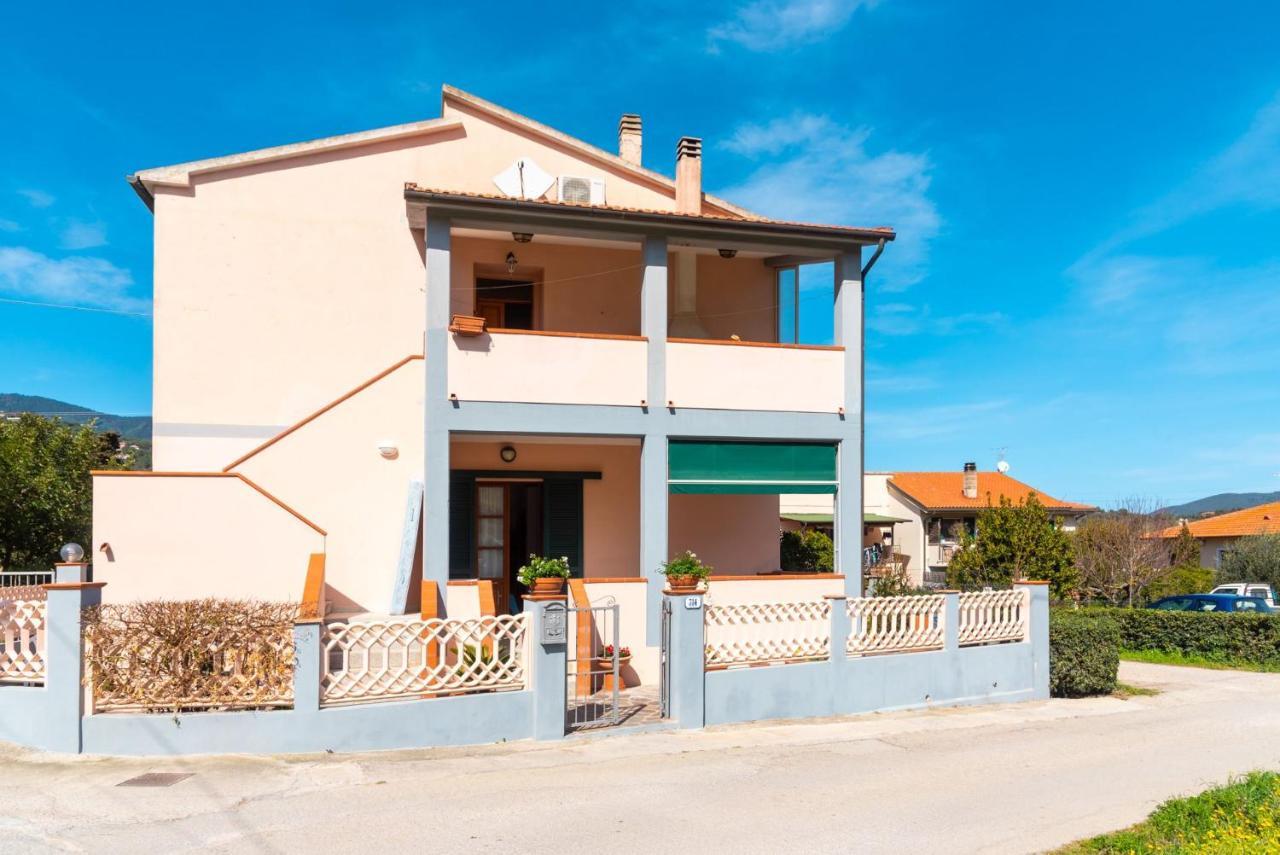Appartamento Passeggiata Al Mare Marina di Campo Bagian luar foto