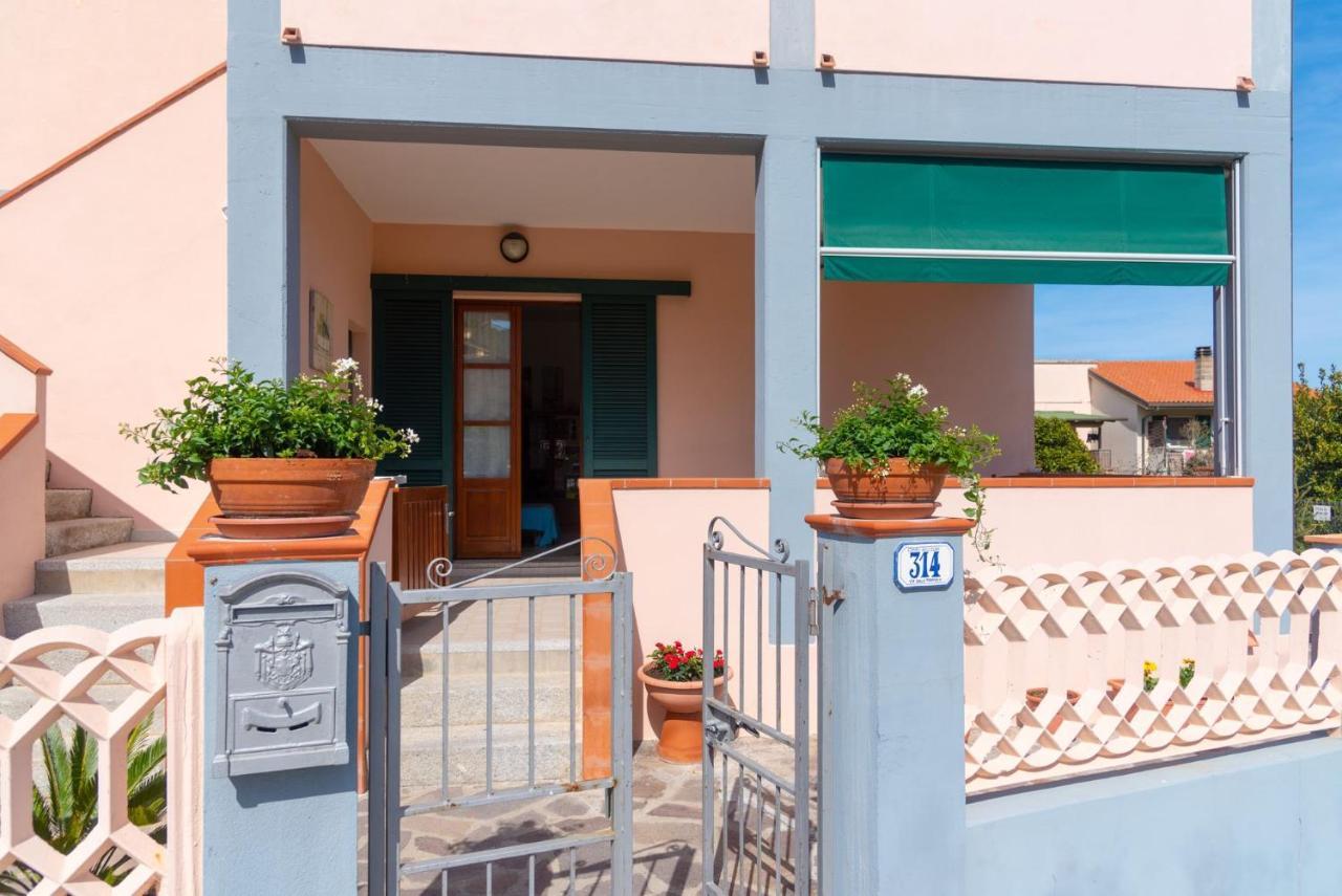 Appartamento Passeggiata Al Mare Marina di Campo Bagian luar foto